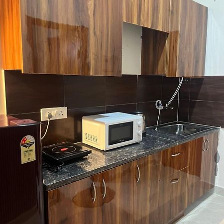 Studio Apartment In Greater Noida Eksteriør billede